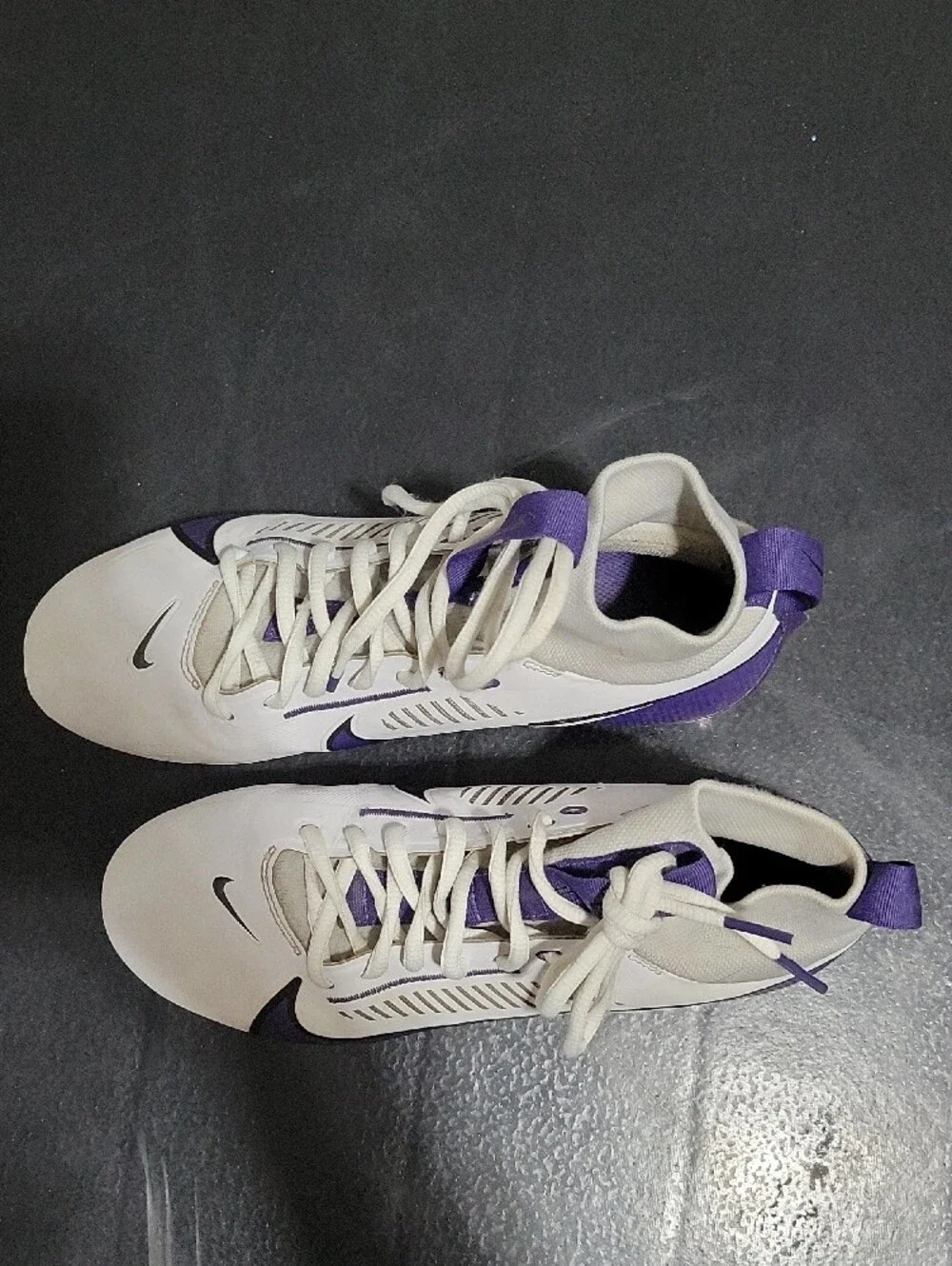 Nike Mens White Athletic Cleets with Purple Accents